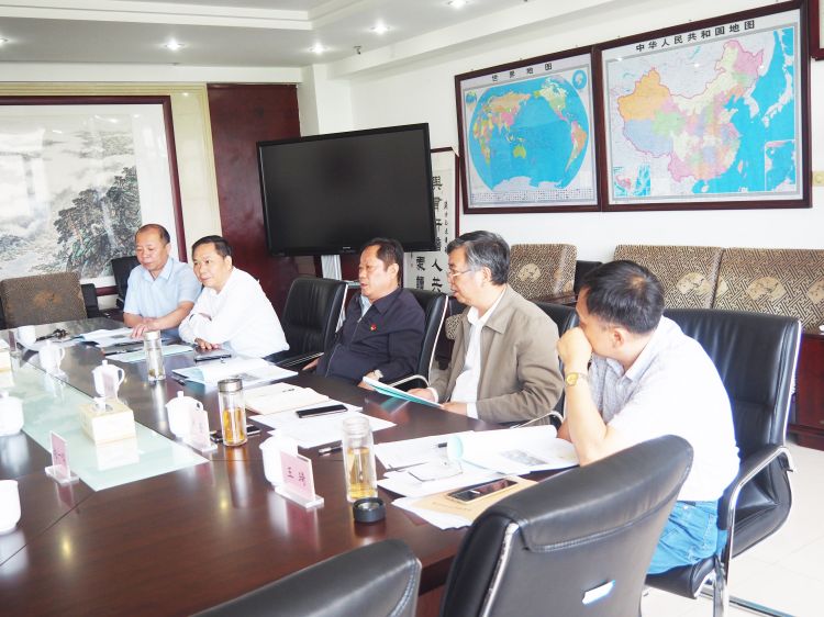 郑州市美景集团董事长王小兴一行莅临我校洽谈校企合作事宜