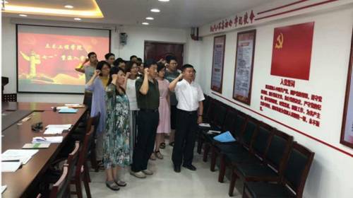 http://www.zhzhu.edu.cn/__local/E/FF/0E/87D554CA8327971FFB7B1B42563_8D9A0002_12176.png
