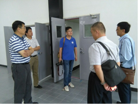 实地查看和指导我校新建单元化汽车实训基地2