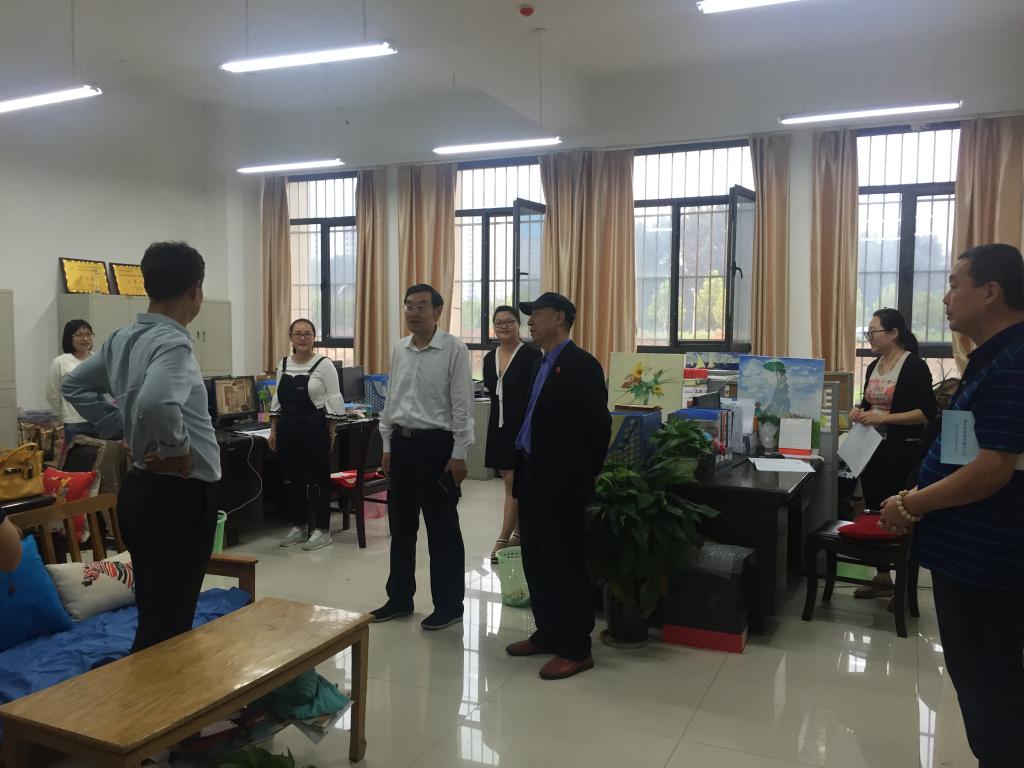 孙龙国副校长走访特殊教育学院