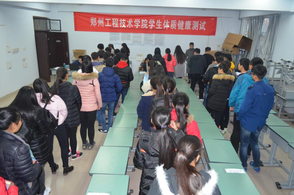 信息录入发卡工作有序进行