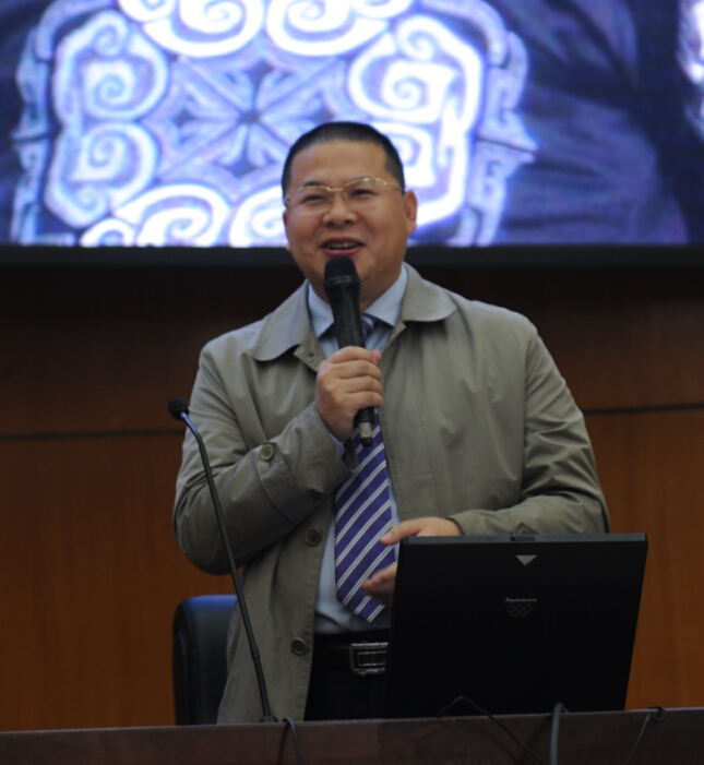 李震东教授讲座中