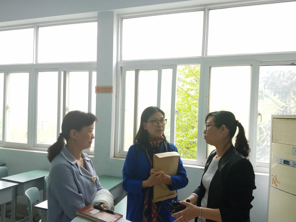 李欣副校长与管理学院任丽丽老师进行交流