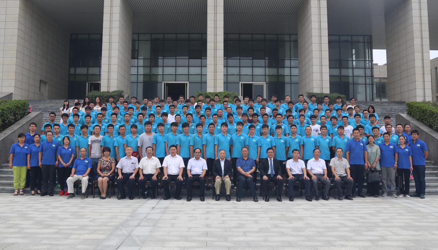 友嘉(河南)机电学院第一期培训班学员与领导老师合影