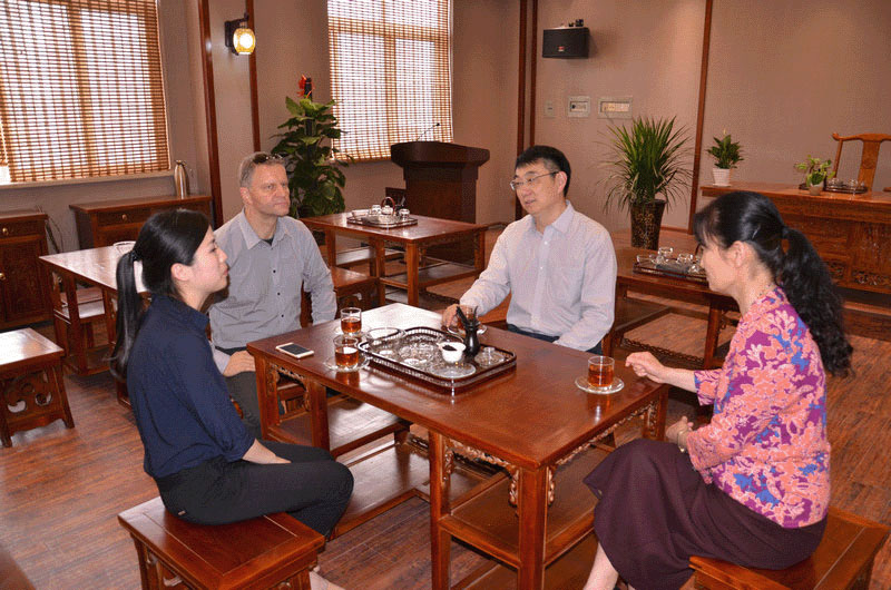 参观我校茶艺实训室