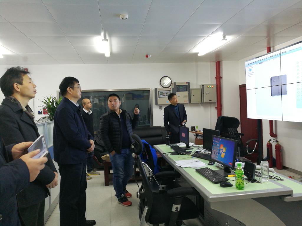 参观北京中医药大学良乡校区网络中心机房