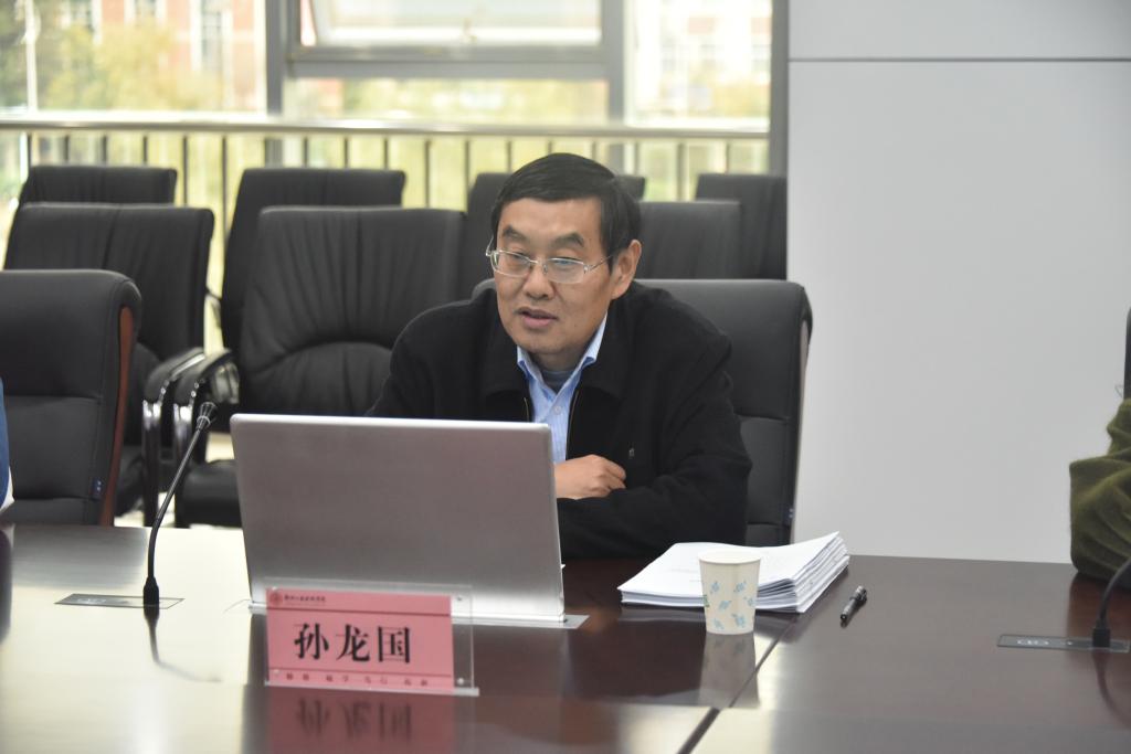 孙龙国副校长发表讲话