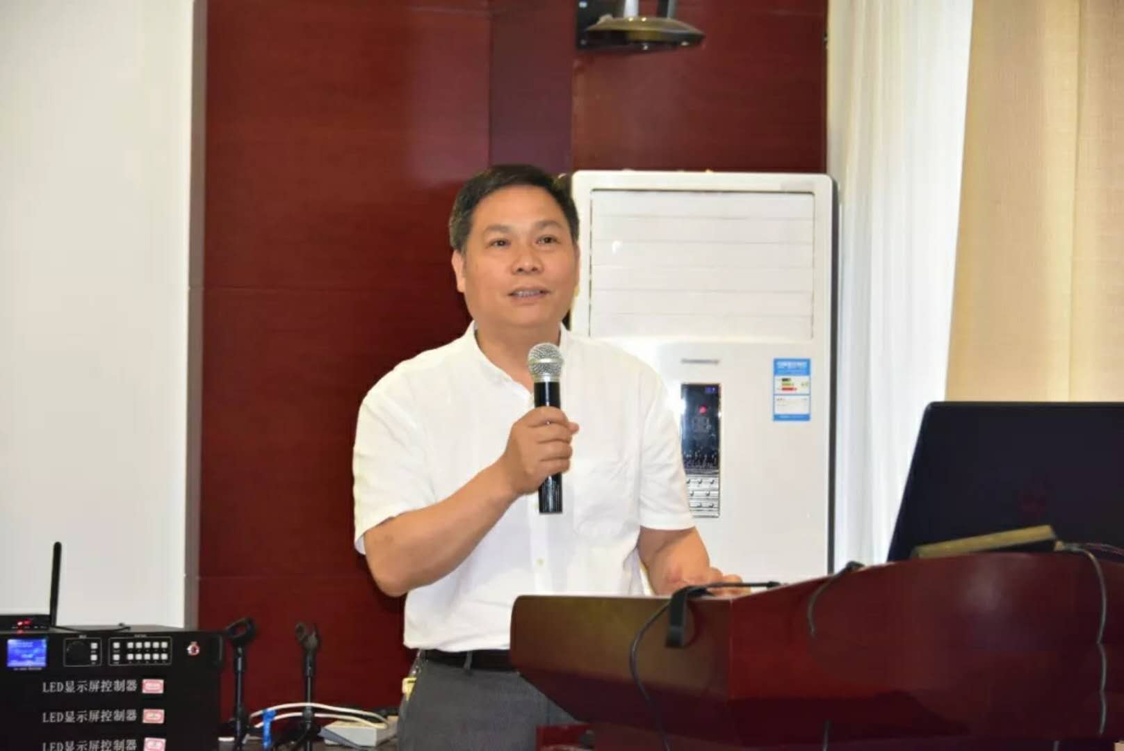 副校长甘勇致辞