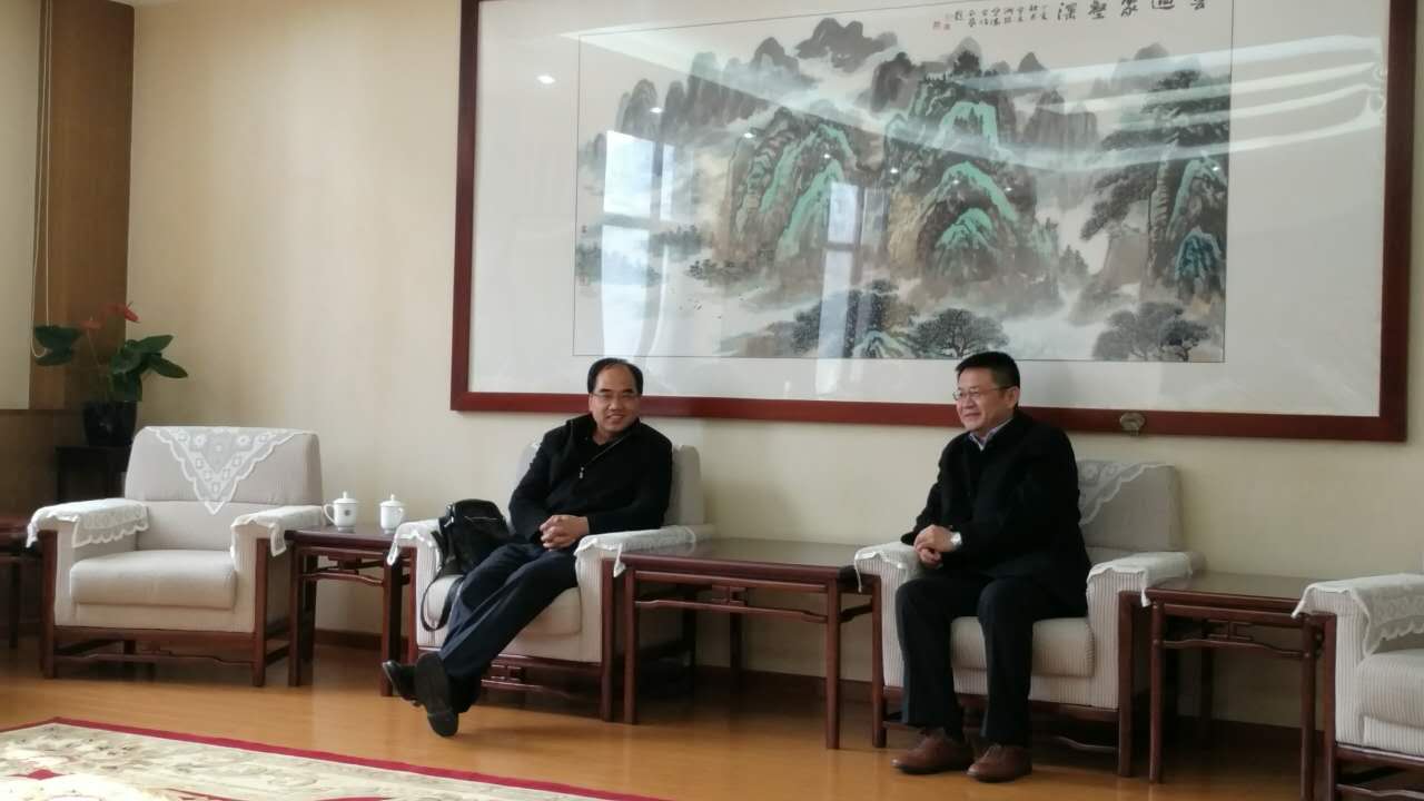 校领导杨俊良与北方工业大学副书记郭玉良亲切交谈