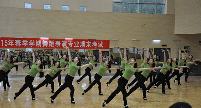 中国舞专业学生汇报中