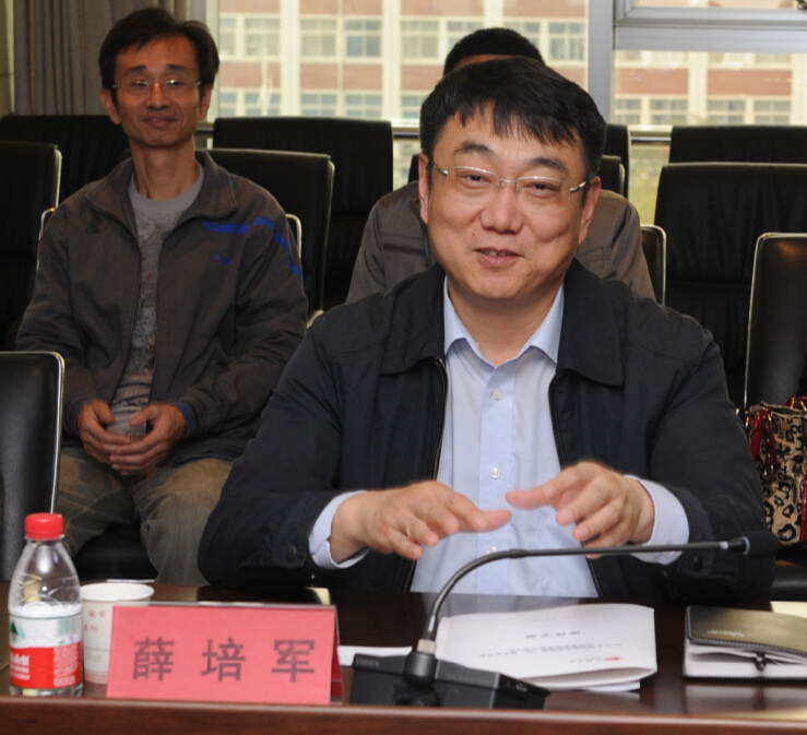 副校长薛培军致欢迎词